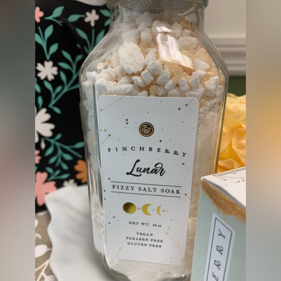 Lunar Spa Gift Set by Finchberry - Picture 3 of 4